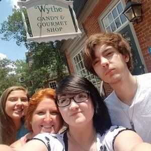 Meet your Posher, Amy